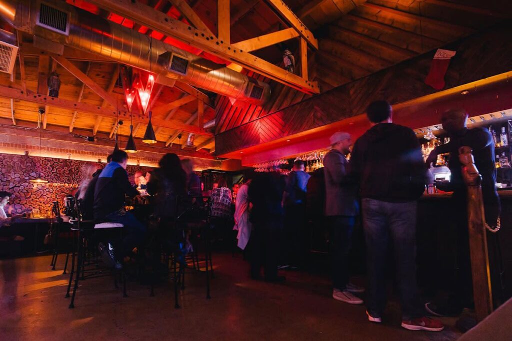 Uncover What Makes This Downtown Phoenix Dive Bar a Top Pick Across the US and a Local Gem – phoenix365.info