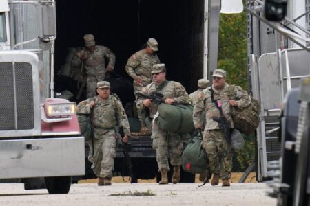 Hundreds of National Guard Troops Deploy to Chicago Amid Rising Tensions – chicago365.info