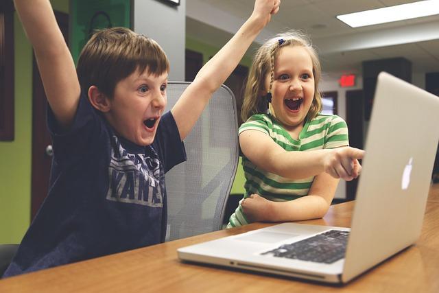 Some parents don’t want their kids to use tech at school. But districts are pushing back – AP News – philadelphia365.info